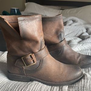 Frye Company short leather boots